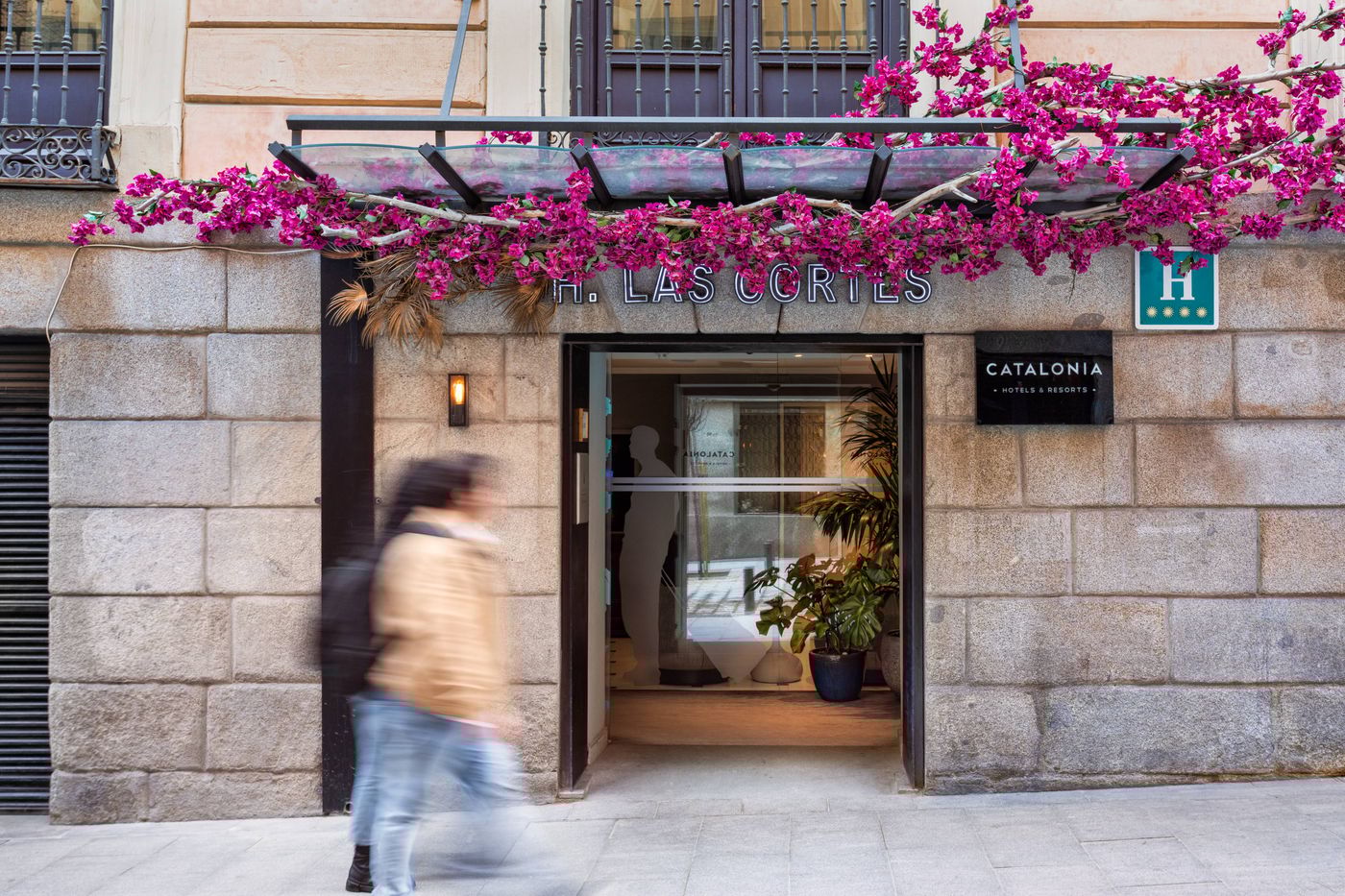 Catalonia-las-Cortes-General-view-3