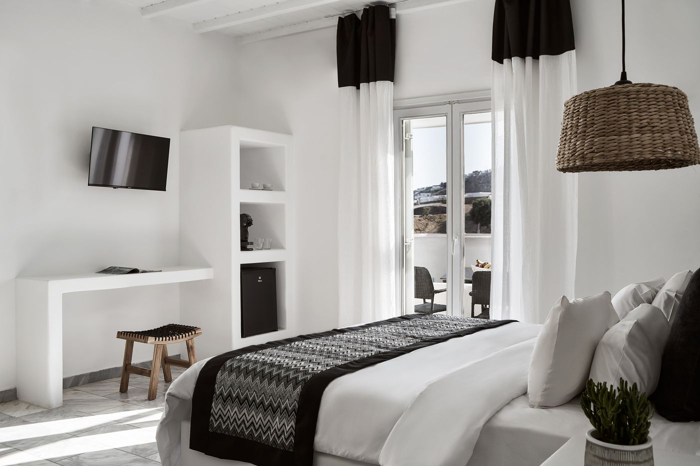 Mr---Mrs-White-Mykonos-Room-35