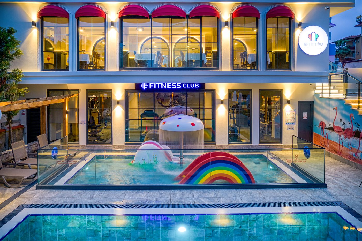 Big-Blue-Suite-Hotel-Pool-68