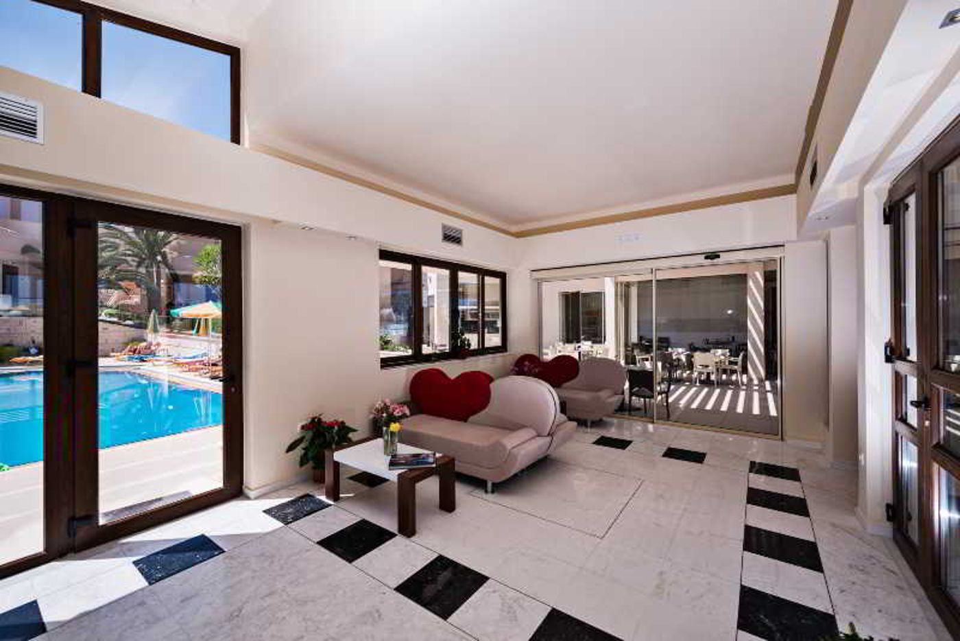 Oscar-Suites---Village-Lobby-31