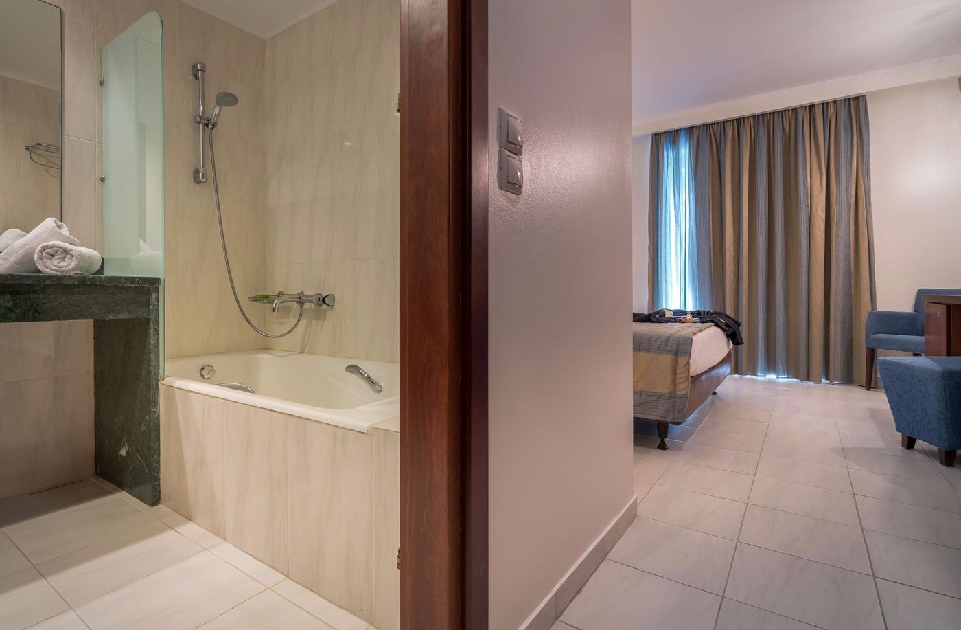 Galaxy-Beach-Resort-Room-39