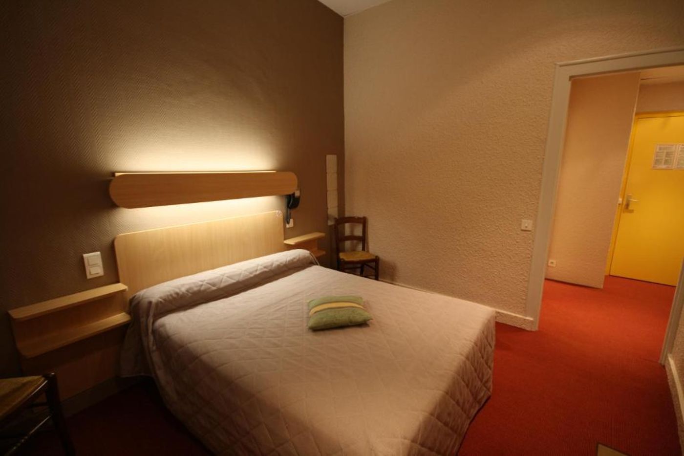 Logis Hotel L'Ange Couronne - France - BELLEVILLE - Room - 8