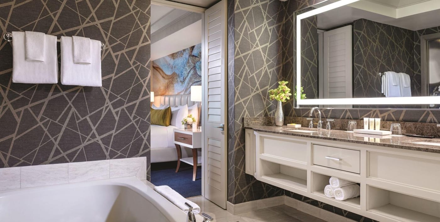 Mandalay-Bay-Hotel---Casino-Room-22