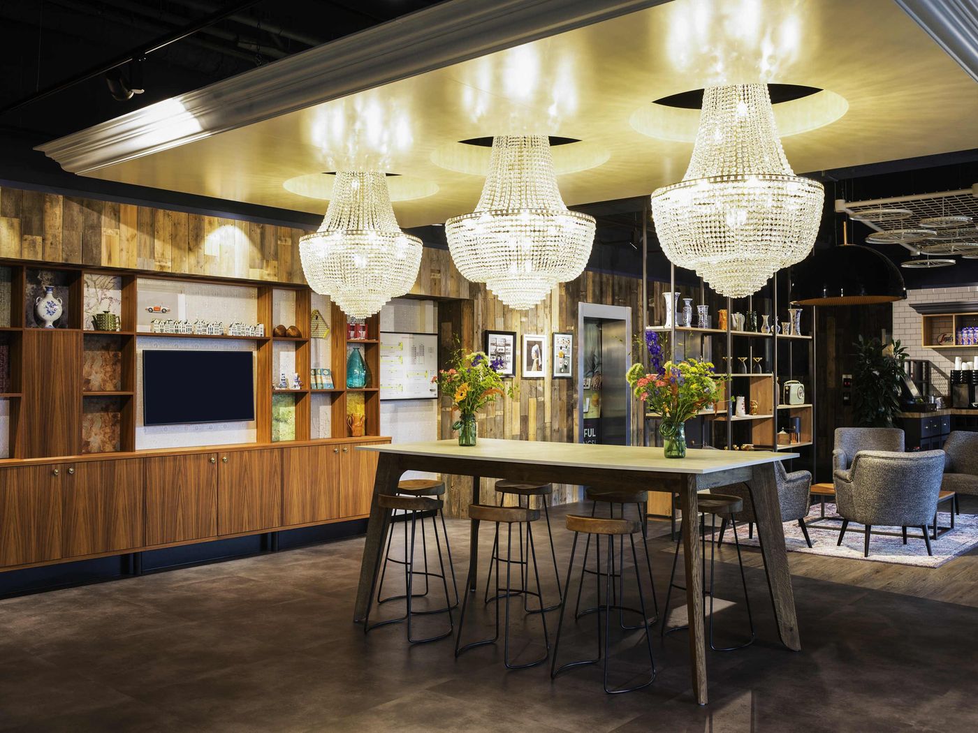 ibis-Amsterdam-Centre-General-view-5