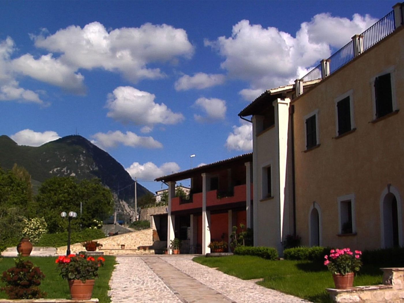 Bed&Breakfast Il Borgo del Fattore-Italy-FOLIGNO-General view-3
