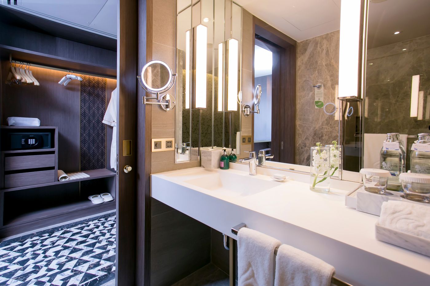 Centara-Grand-at-CentralWorld-Room-60