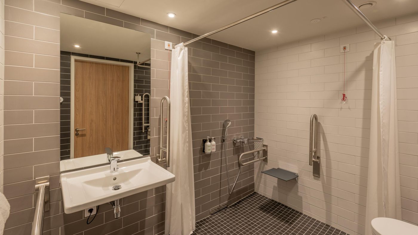 Holiday-Inn-Express-and-Suites-Potsdam-Room-42