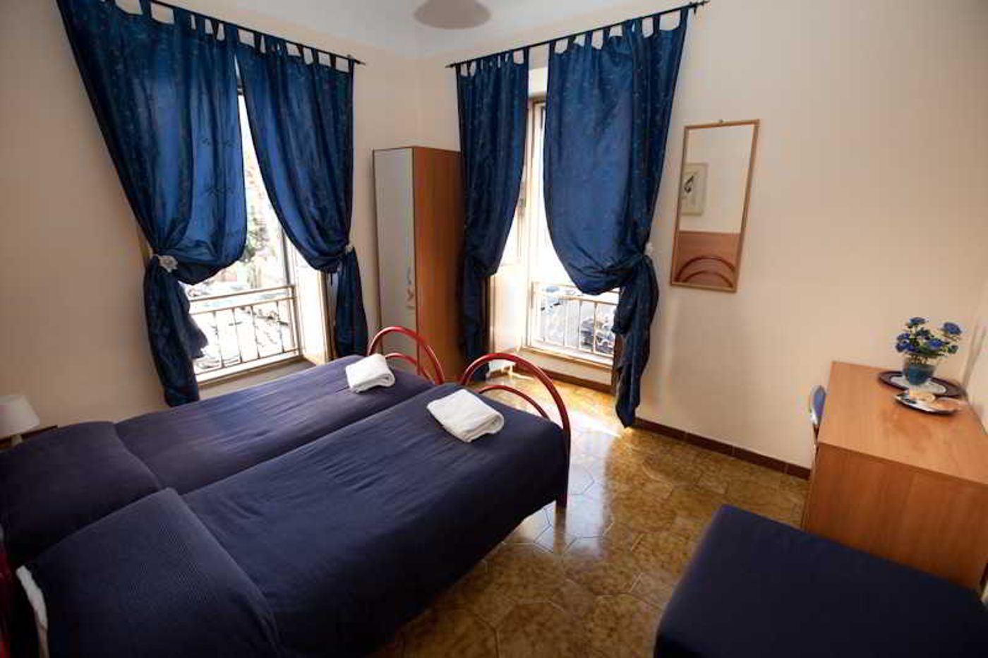 B & T Rooms Trani-Italy-ROME-Room-6