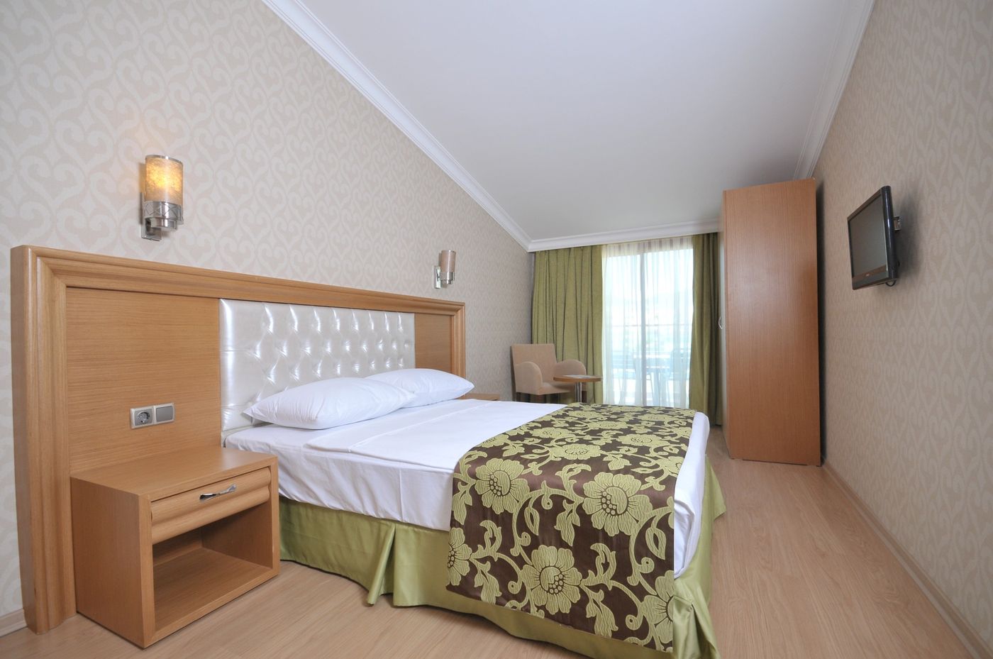 Pasabey-Hotel-Room-7