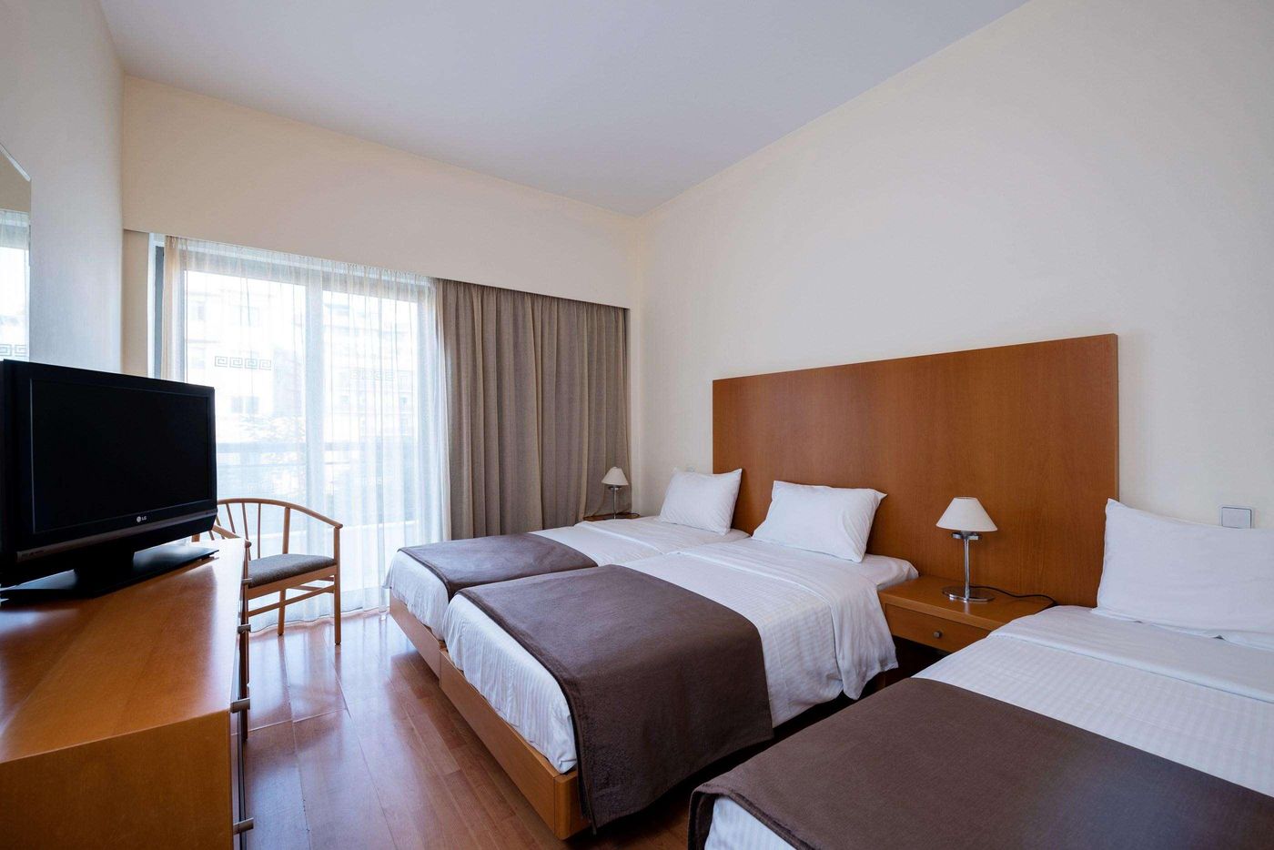 Angela-Hotel-Downtown-Rooms-Room-8