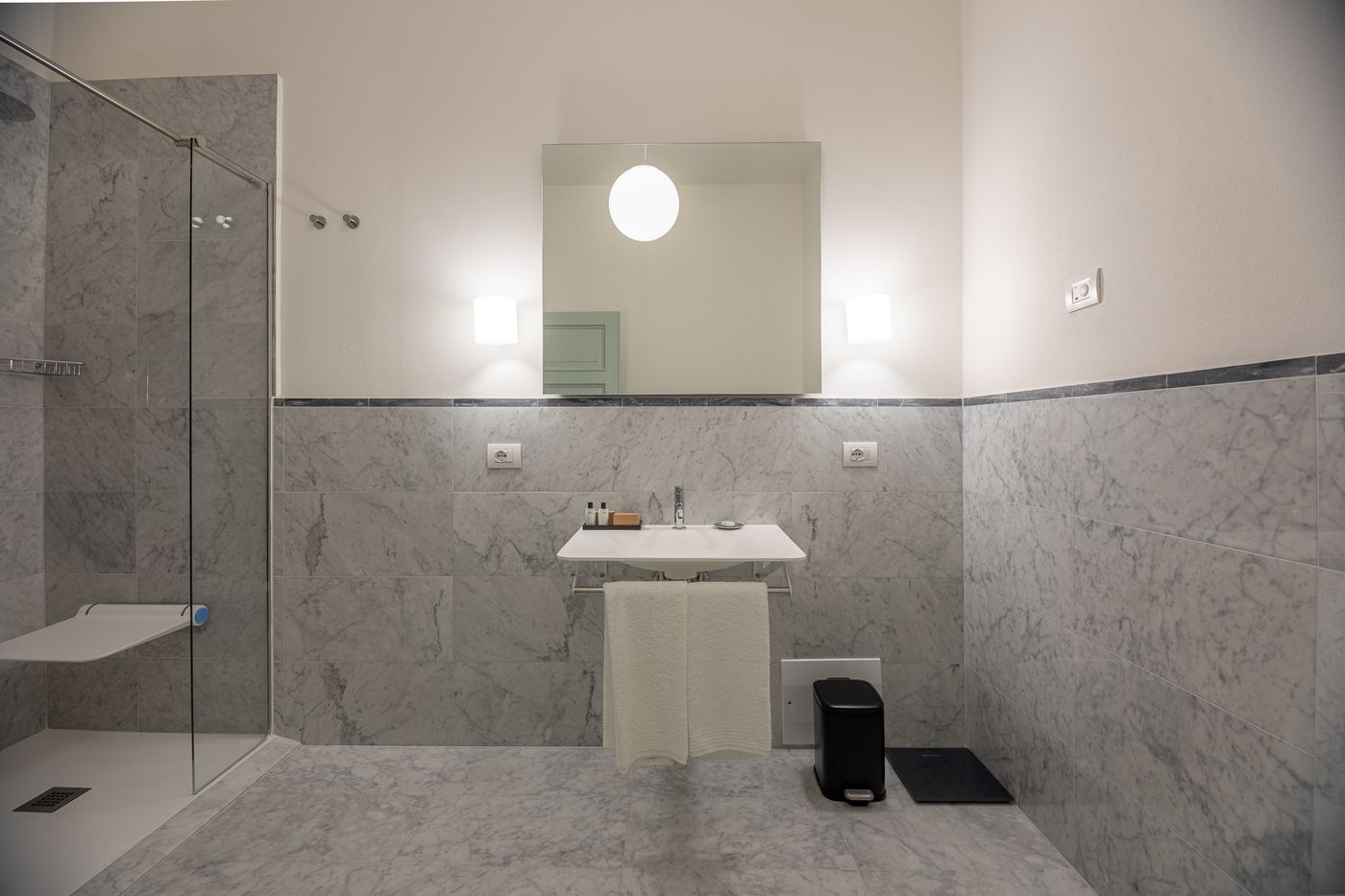 Grand-Universe-La-Residenza-Room-34