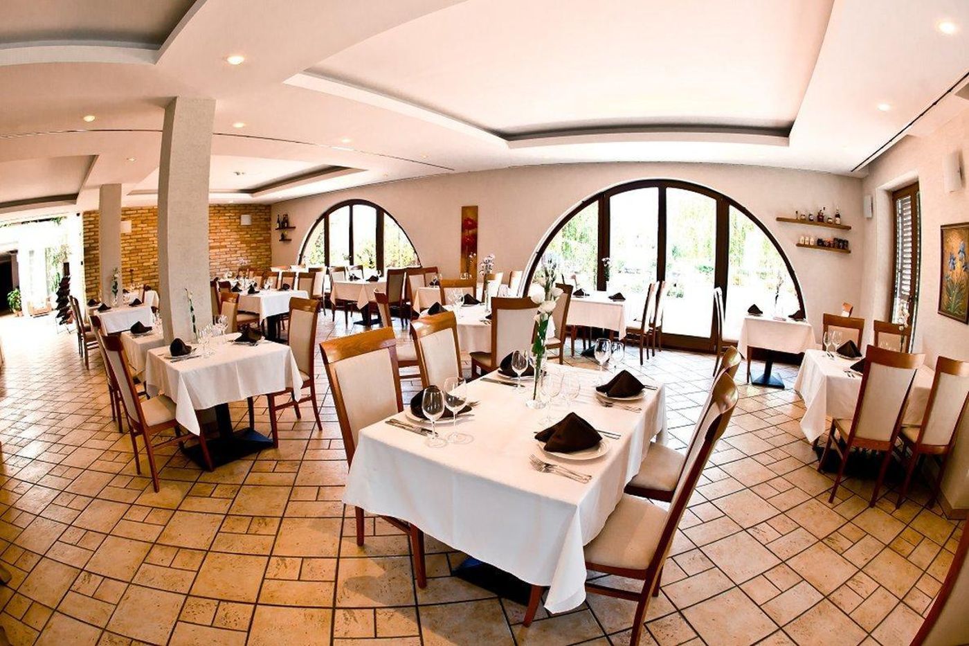 Budapest-Airport-Hotel-Stacio-Superior-Wellness-General-view-16