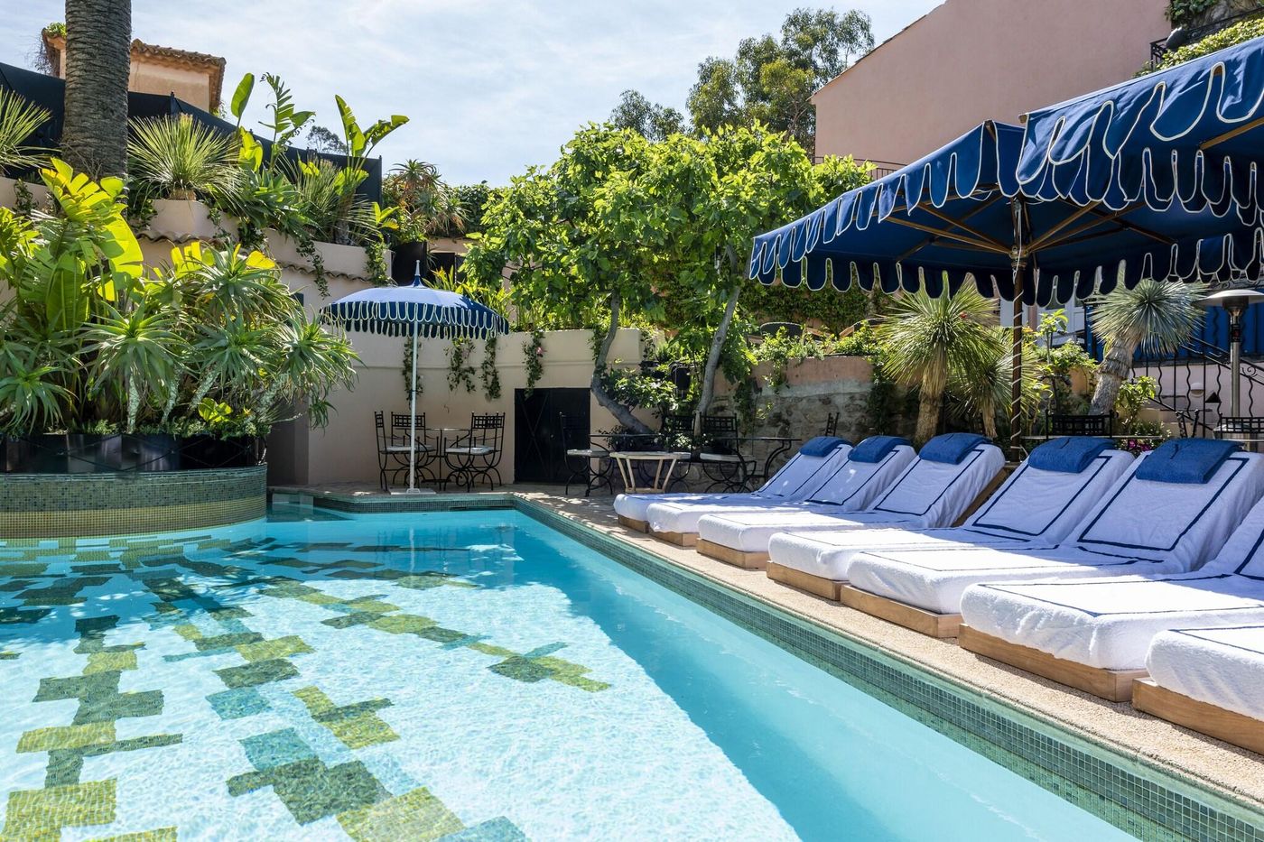 Hotel-Restaurant-Le-Yaca-Pool-3