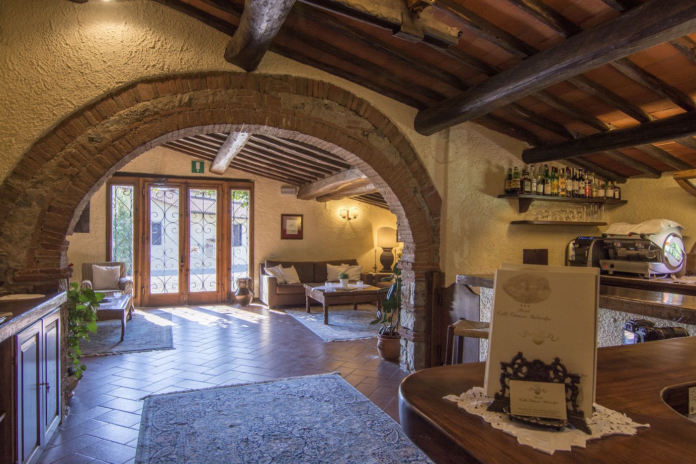 Colle-Etrusco-Salivolpi-Lobby-5