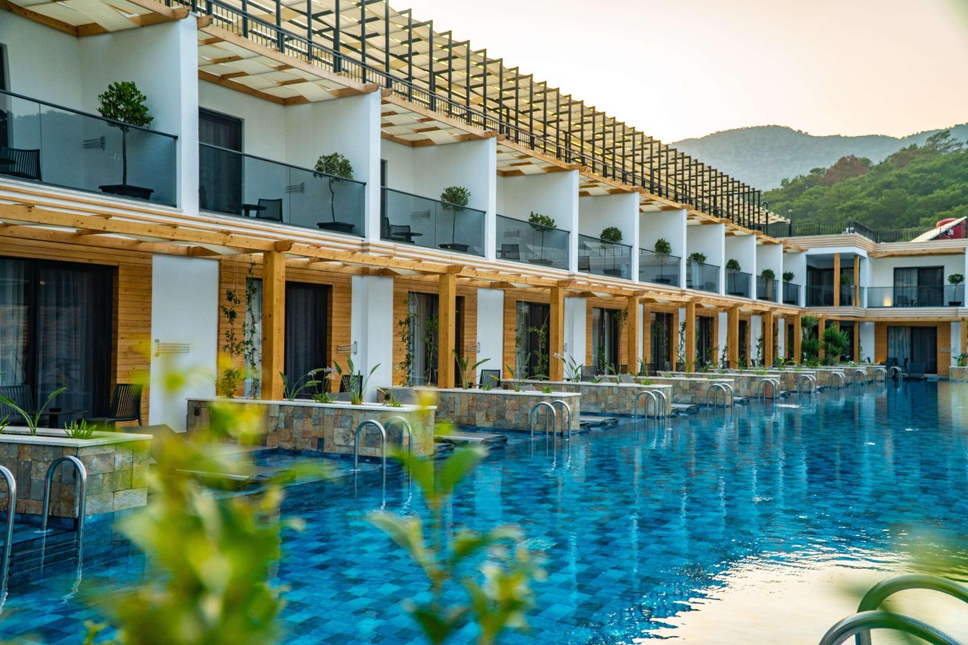 L-Hotel-Sarigerme-Pool-9