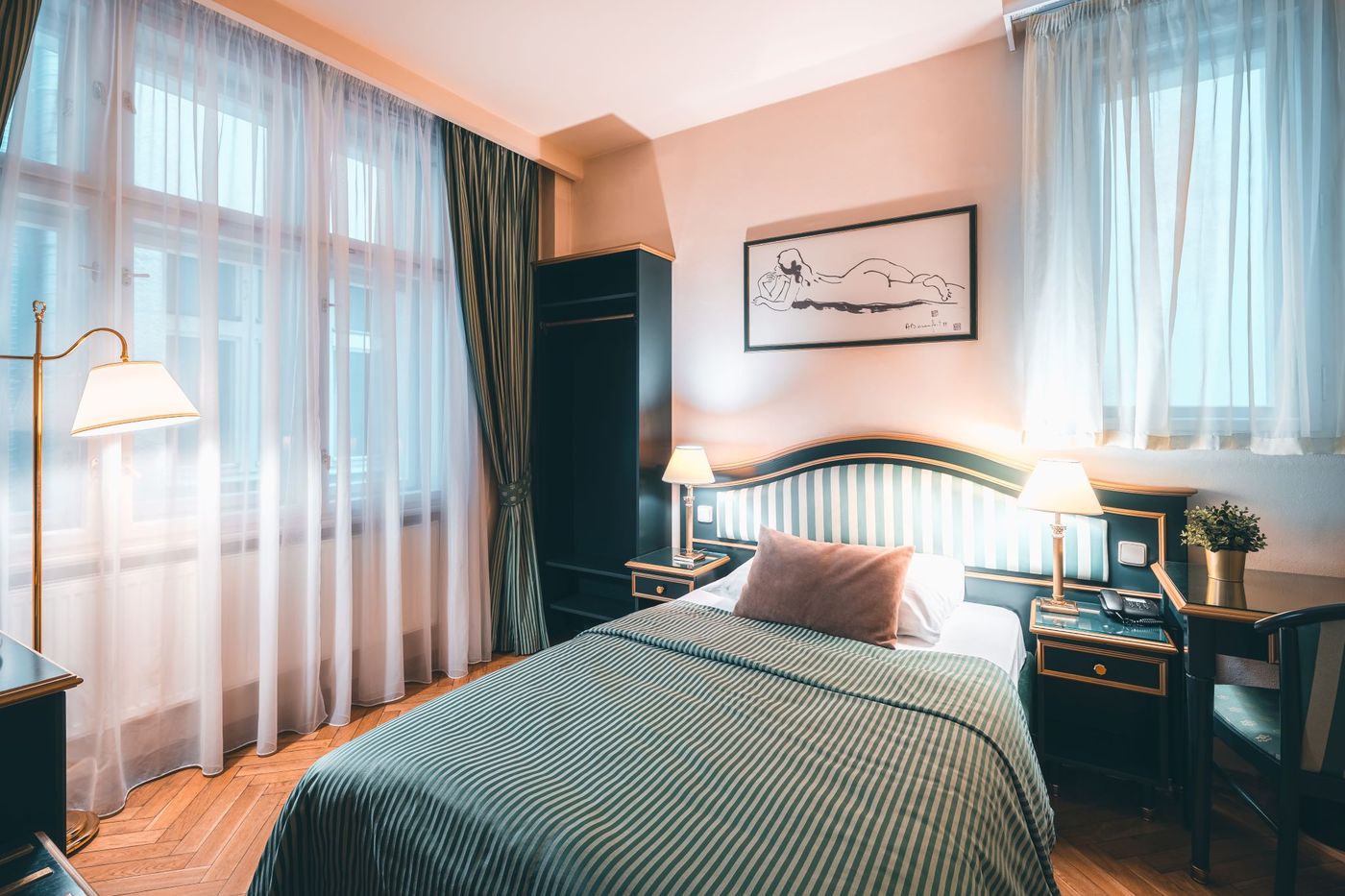 Elysee-Hotel-Room-29