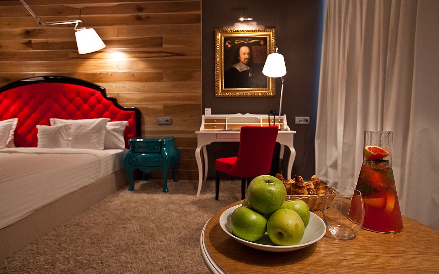 Graffit-Gallery-Hotel-Room-6