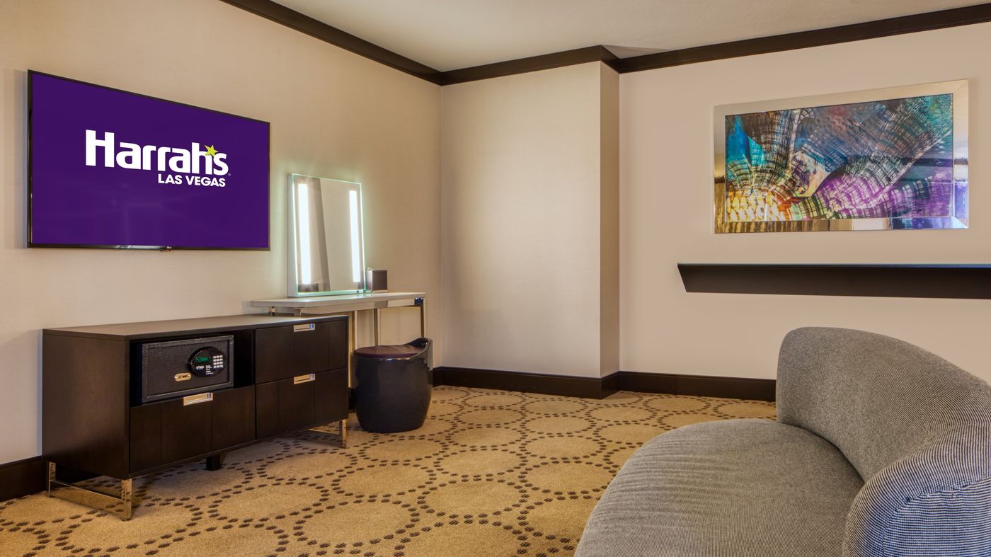 Harrah-s-Las-Vegas-Casino---Hotel-Room-23