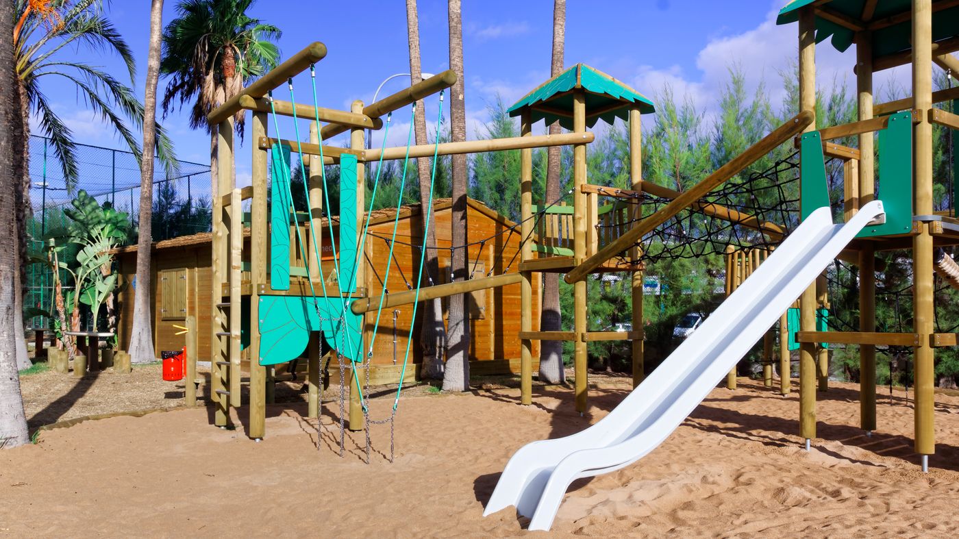 Servatur-Waikiki-Sports-and-Entertainment-63