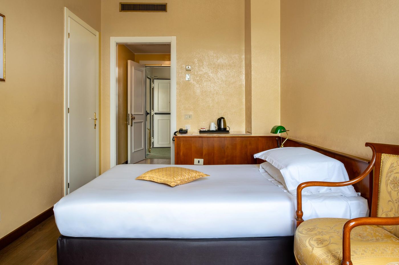 Excelsior-Palace-Room-34