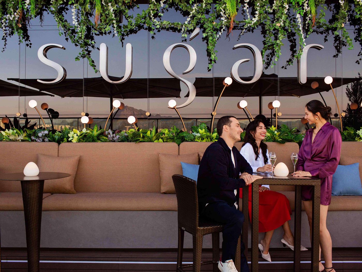 EAST-Hong-Kong-Bar-36