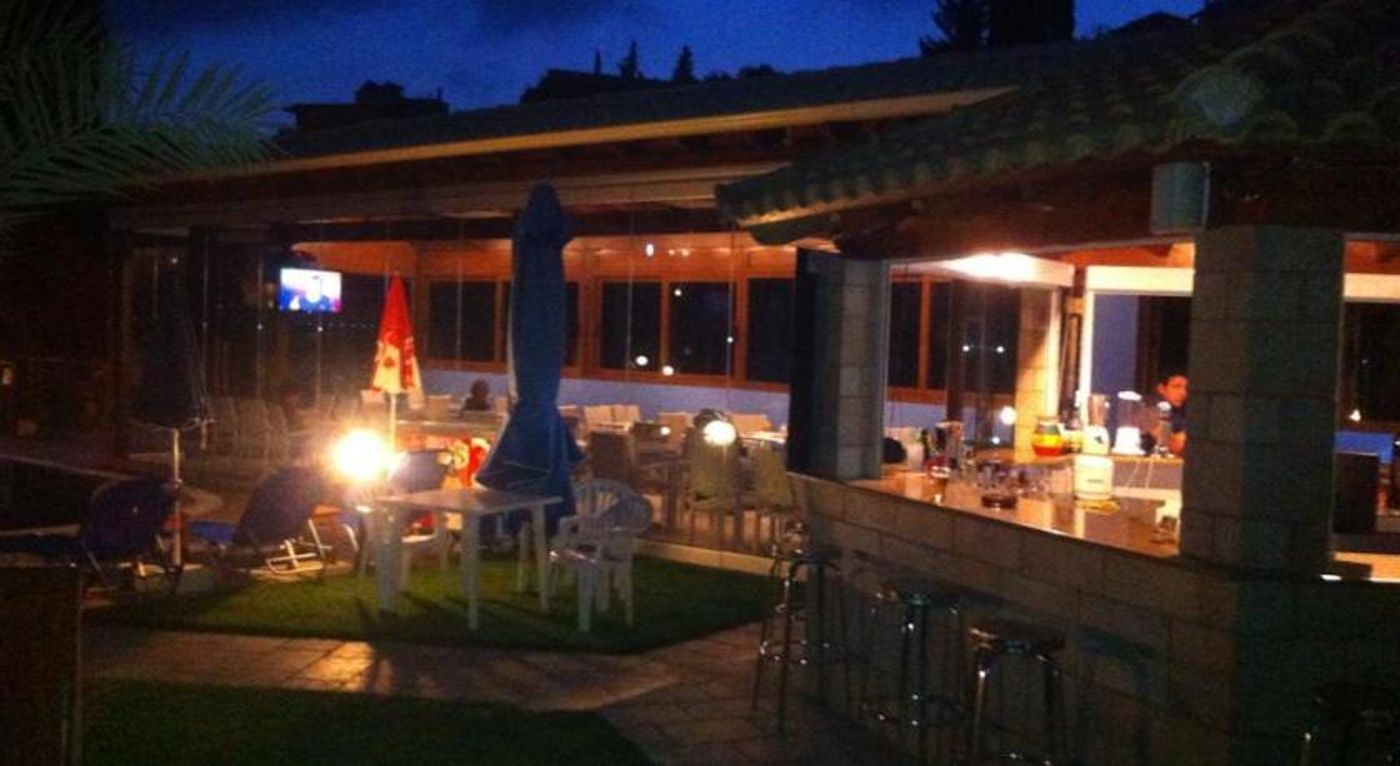 Irene-Apartments-Ag--Gordios-Restaurant-9