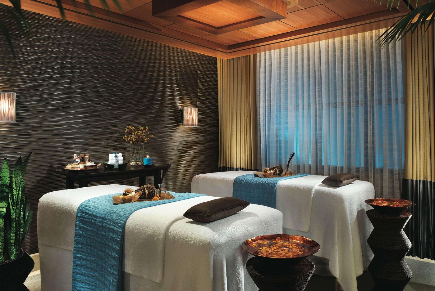 Caesars-Palace-Room-87