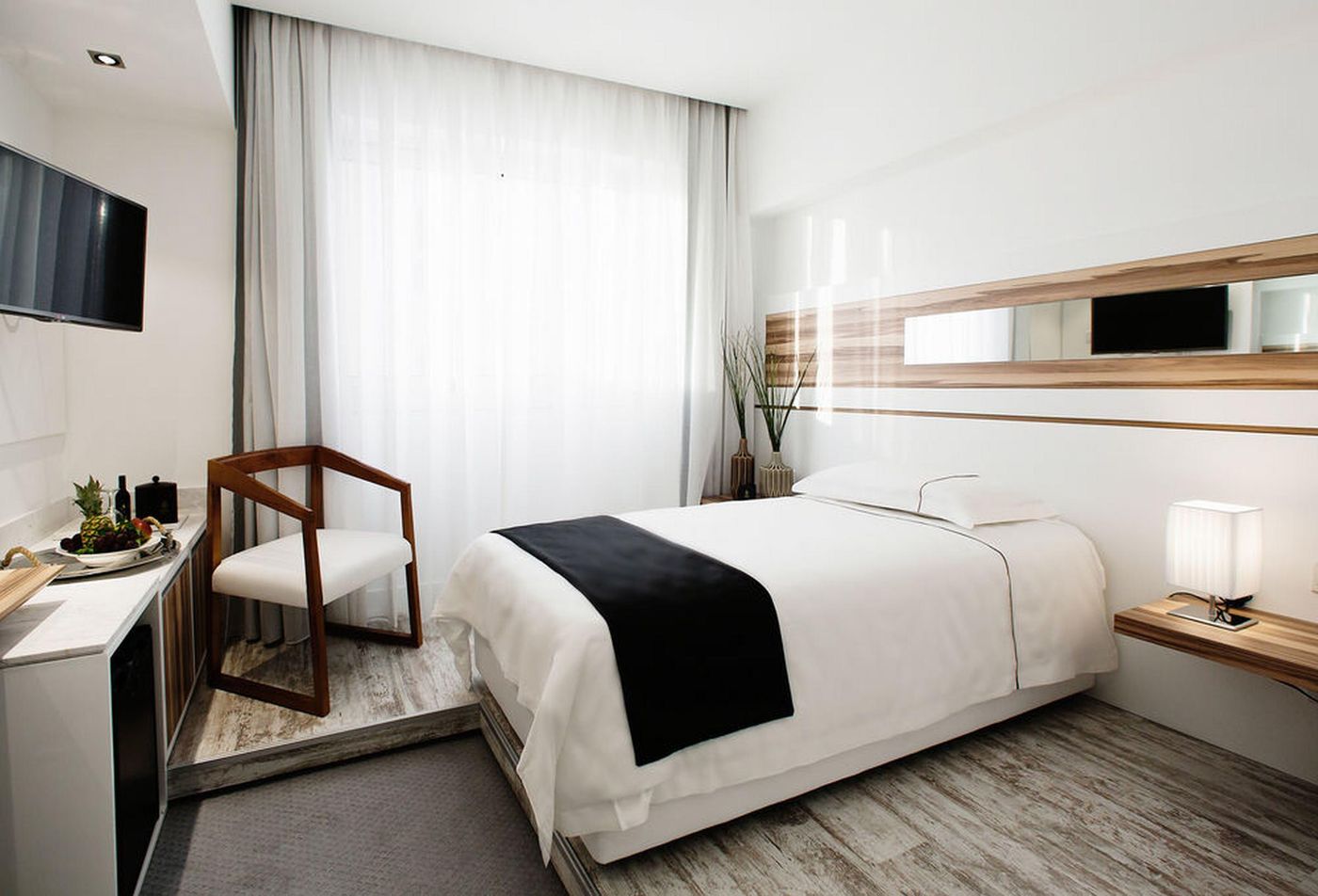 The-Ciao-Stelio-Deluxe-Hotel-Room-22