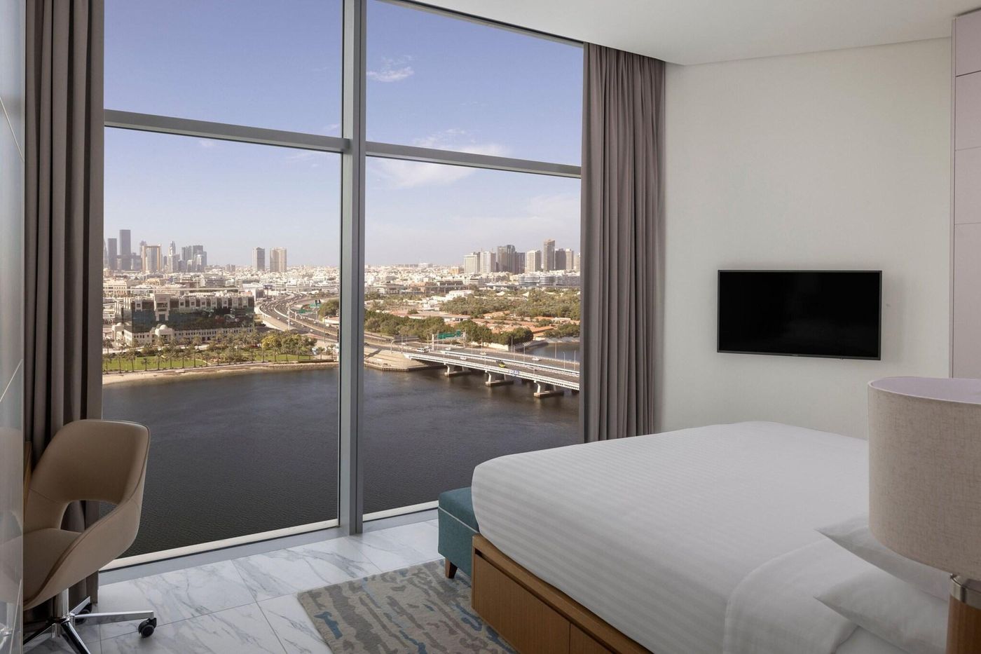JW-Marriott-Marquis-Hotel-Dubai-Room-27