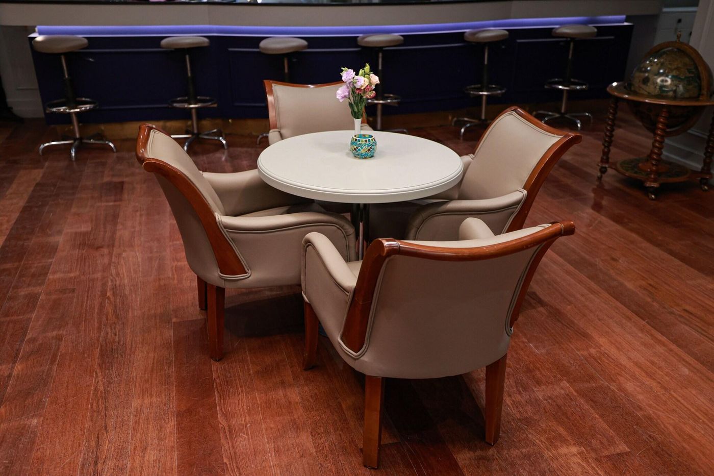 Golden-Park-Lobby-13