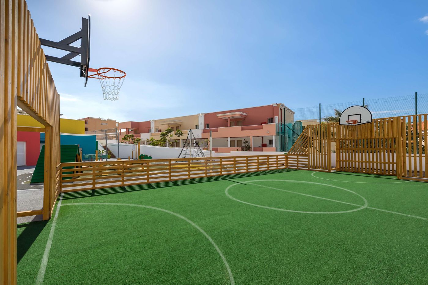 Allegro-Isora-Sports-and-Entertainment-47