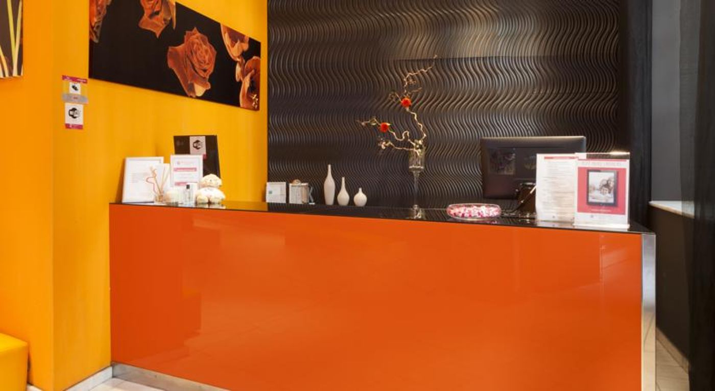 Petite Palace Plaza Hotel