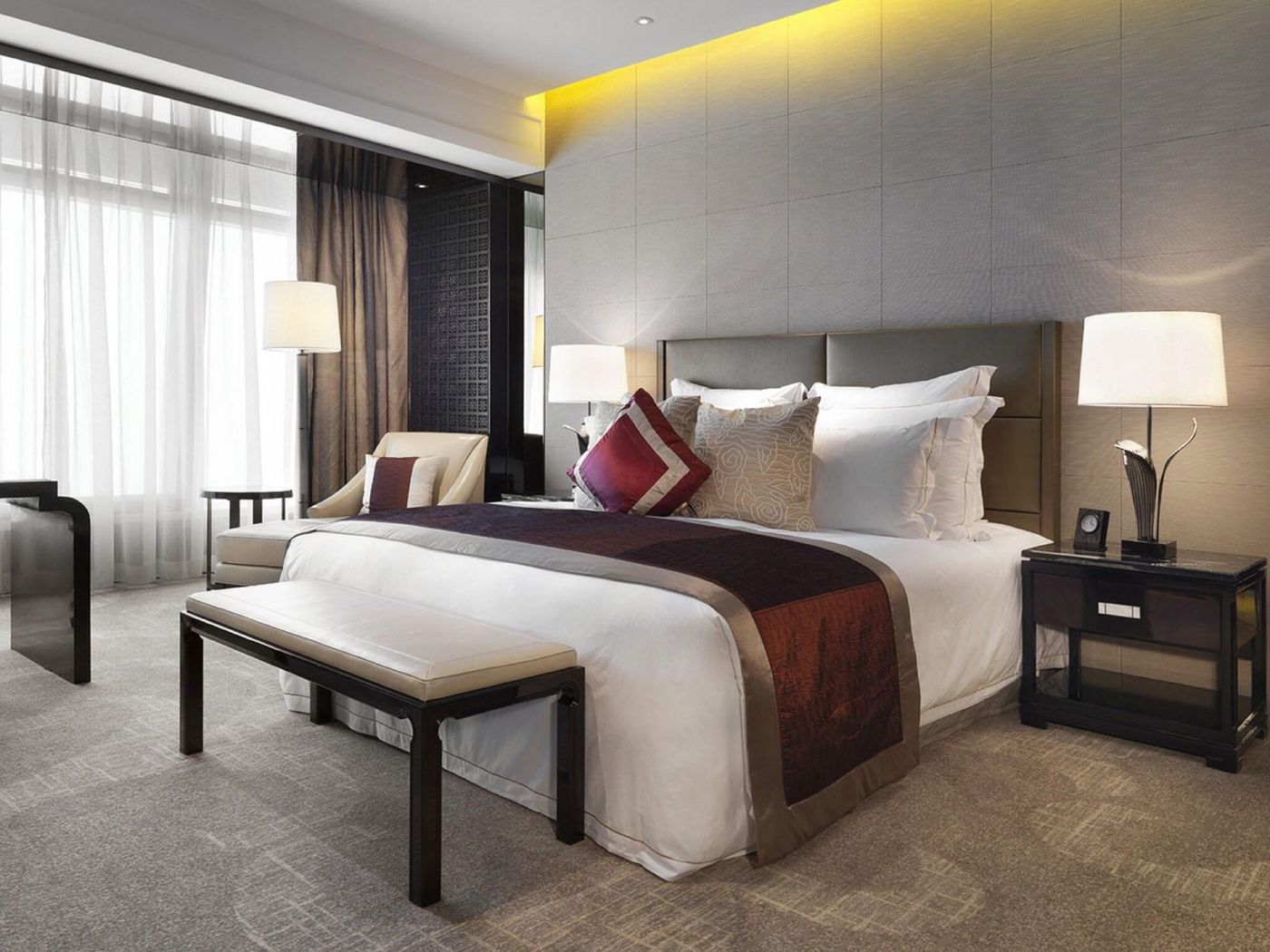 The-Ritz-Carlton--Hong-Kong-Room-42