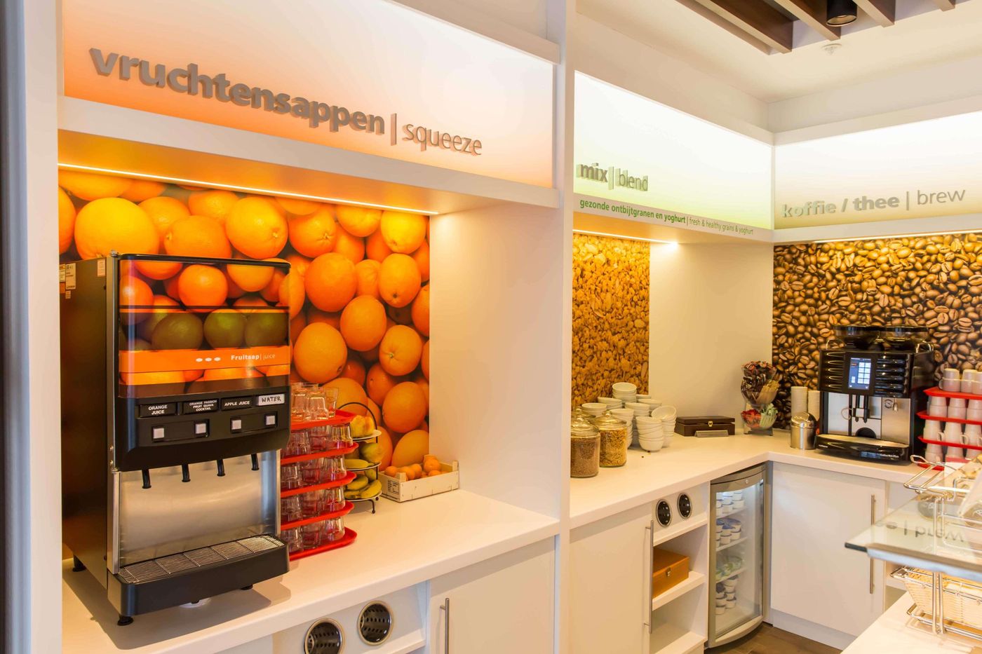 Hampton-By-Hilton-Amsterdam-City-Centre-East-Restaurant-24