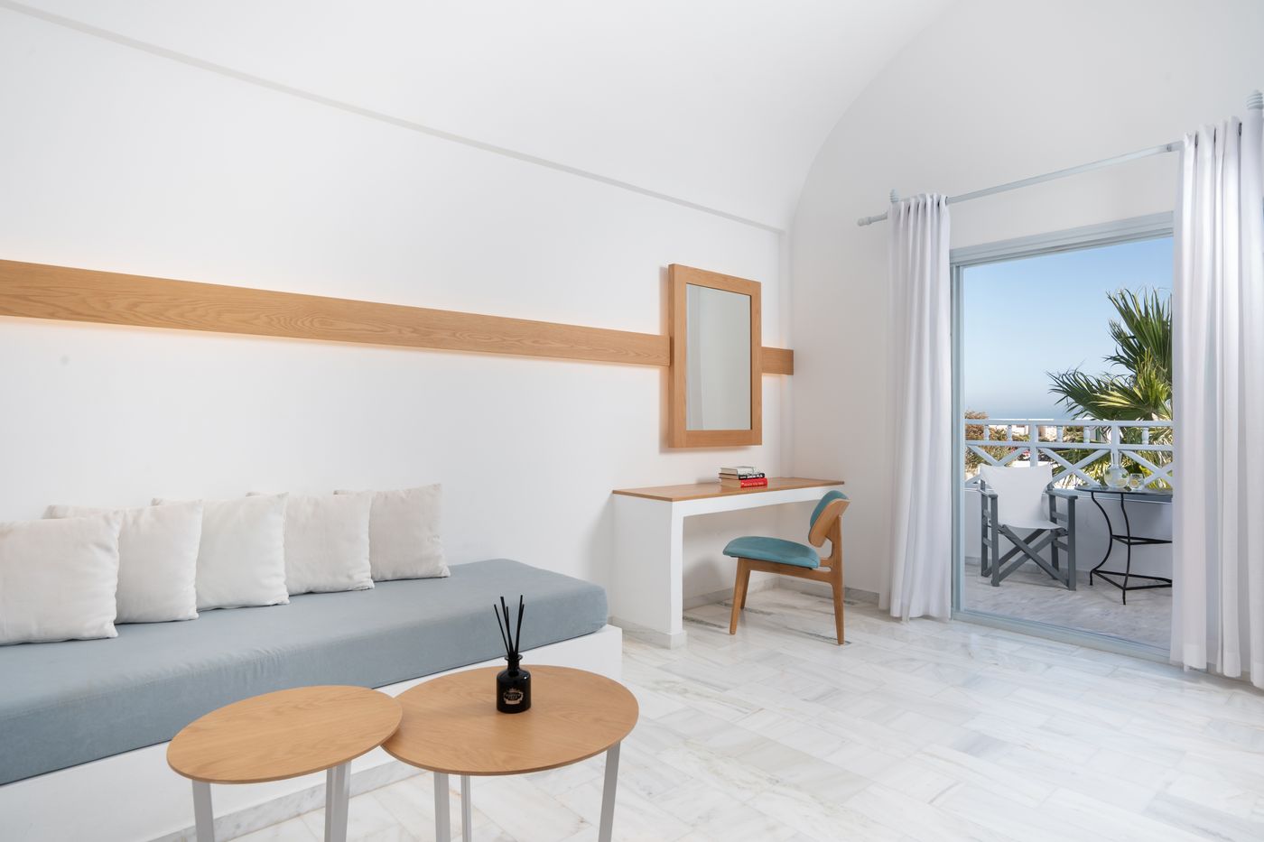 Santorini-Kastelli-Resort-Room-24