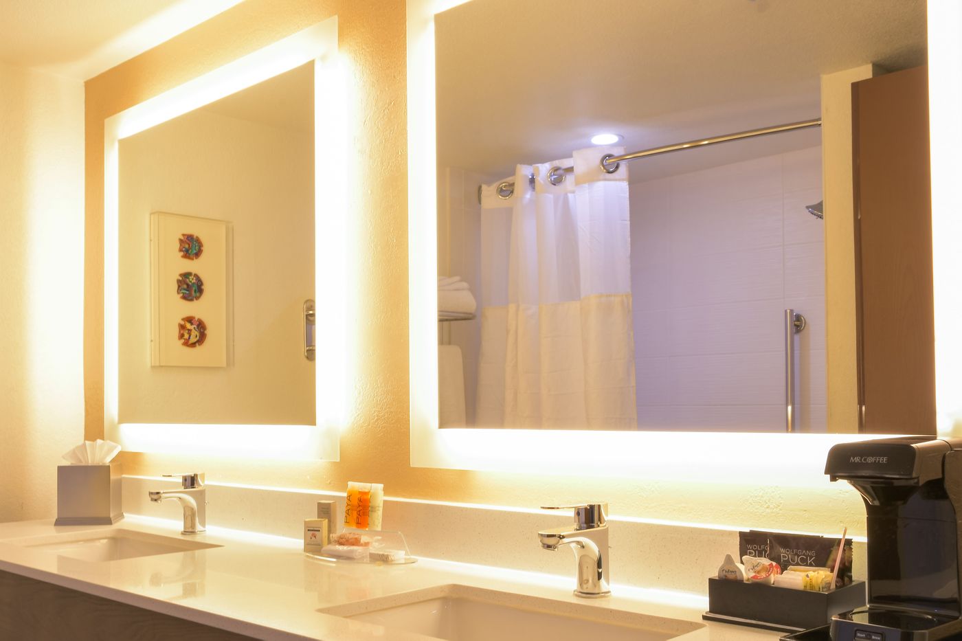 Gateway-Hotel-Santa-Monica-Room-20