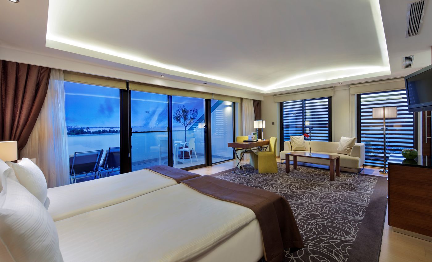 TUI Blue Side - Adults Only (16+)