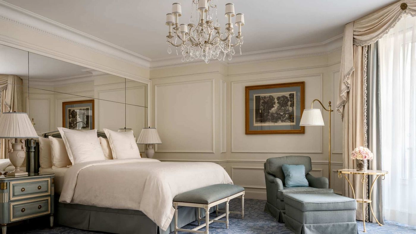 Four-Seasons-Hotel-Paris-Room-17