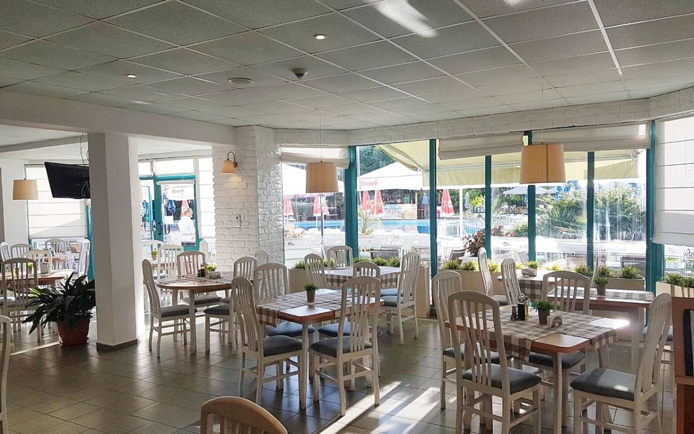 Delfin-Restaurant-11