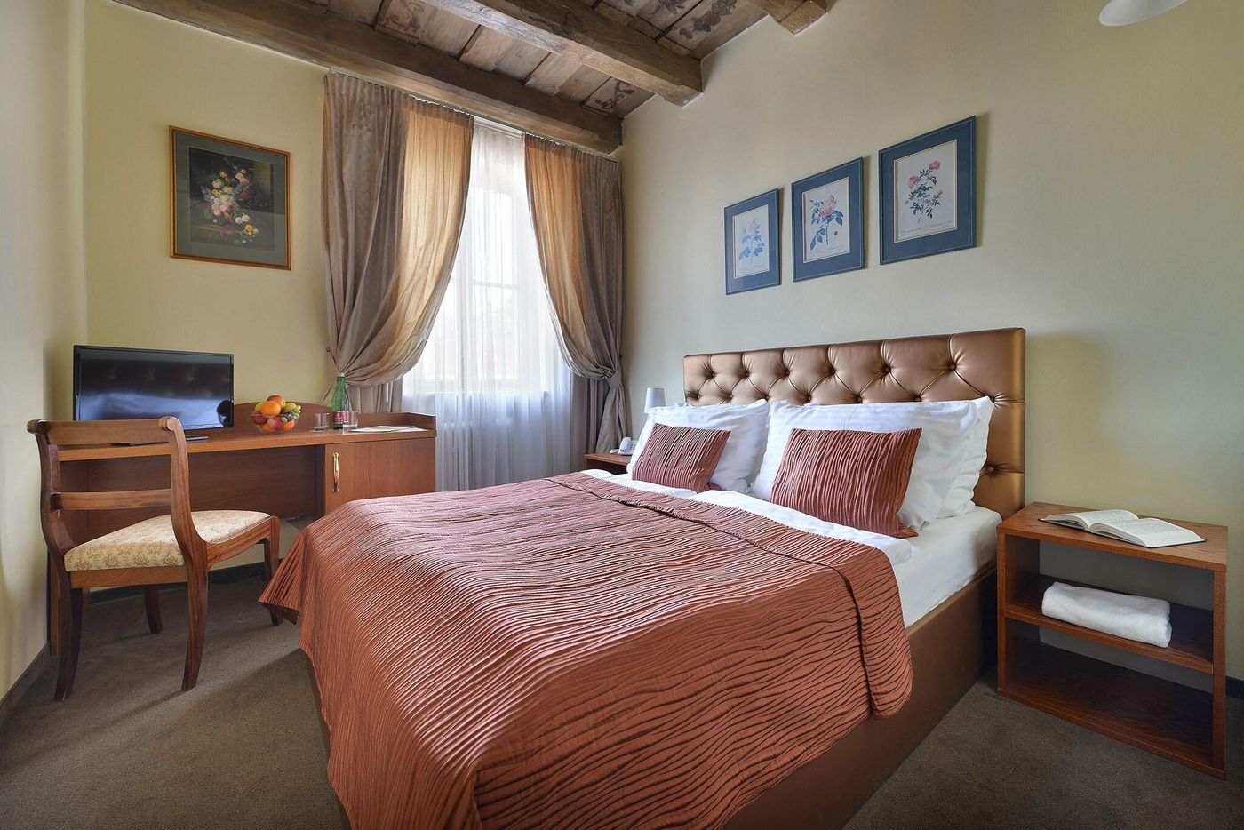 U-Tri-Pstrosu-Room-17