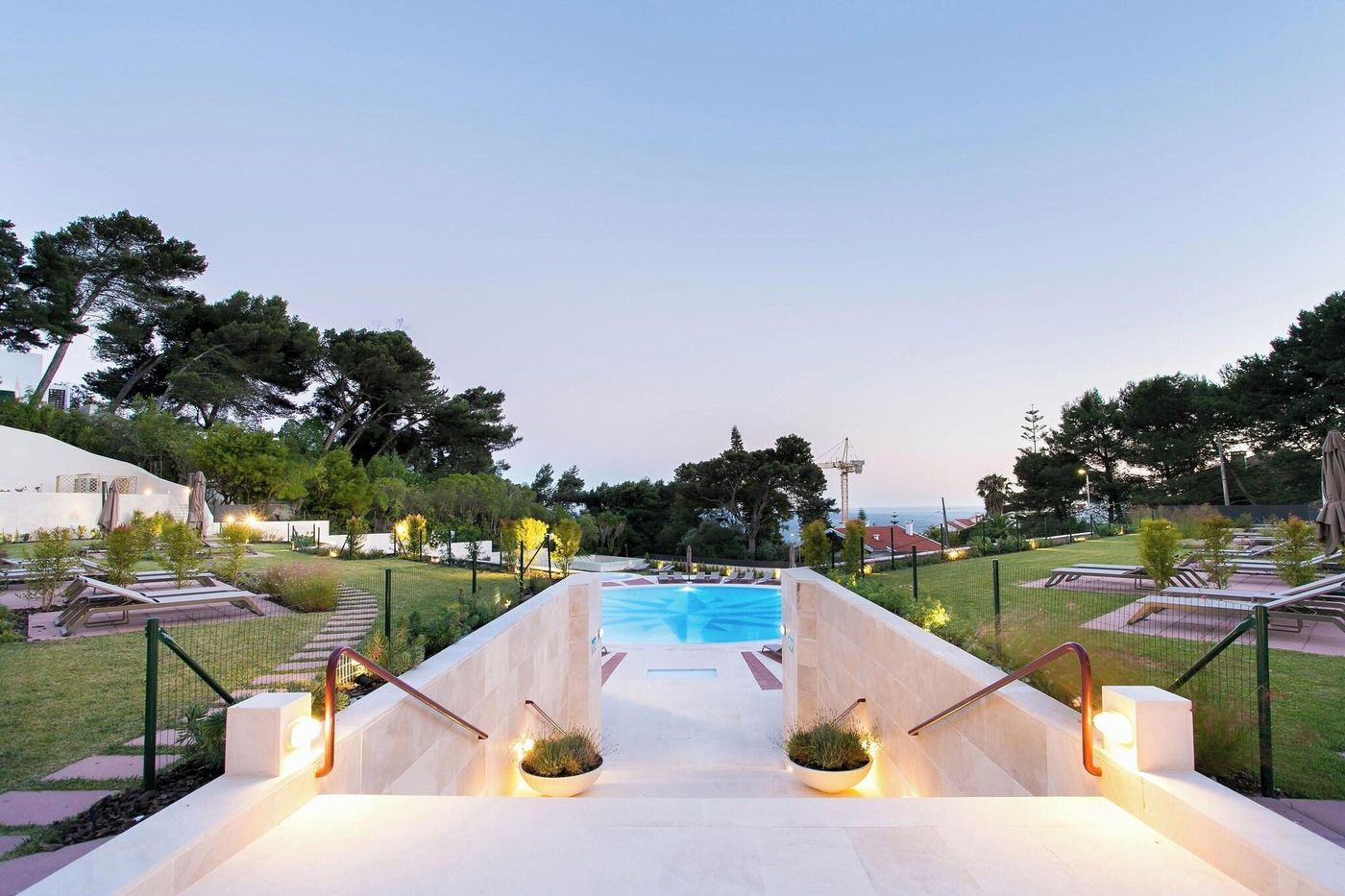 Four-Points-By-Sheraton-Sesimbra-Pool-86