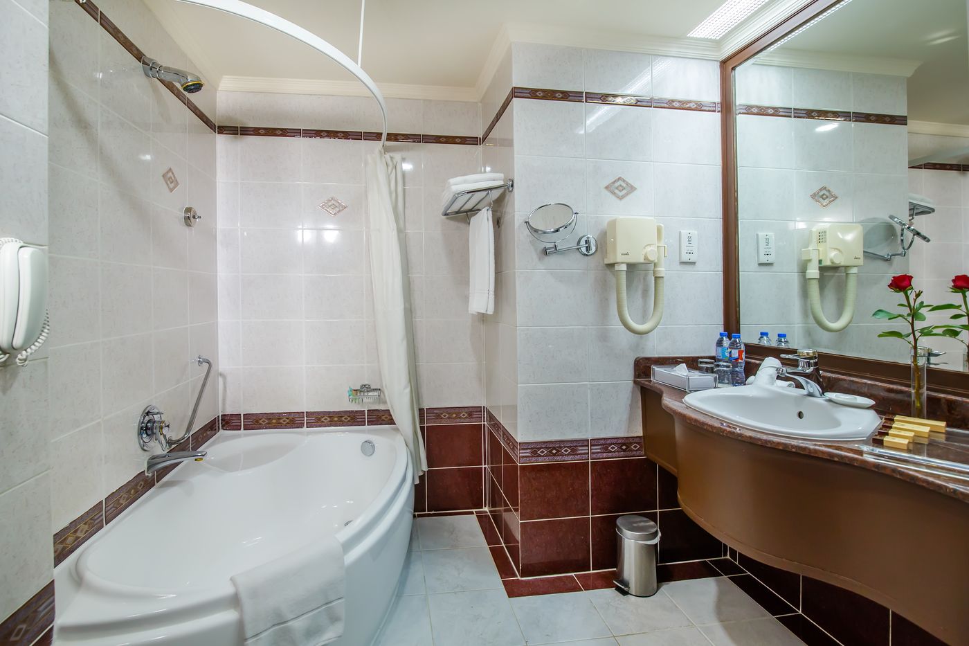 Grand-Excelsior-Deira-Hotel-Room-27