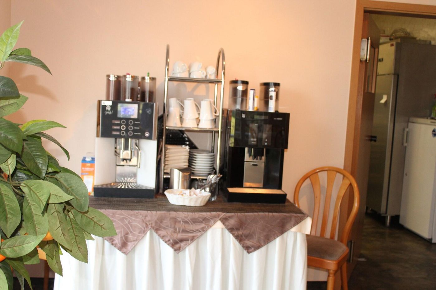 Landhaus Hotel Müller - Germany - GROSSOSTHEIM - Restaurant - 8