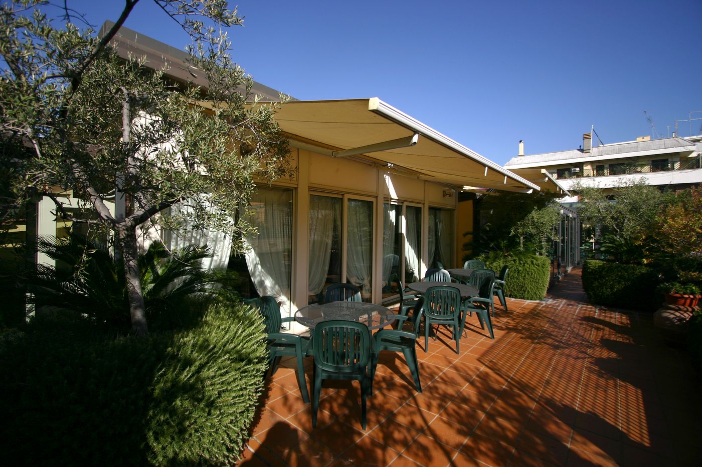 Ateneo-Garden-Palace-Terrace-9