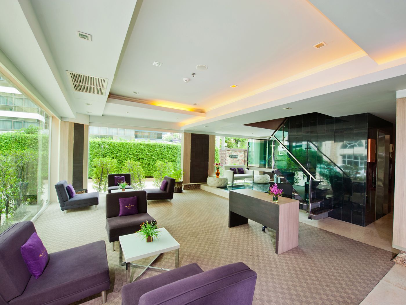 Kingston-Suites-Lobby-5