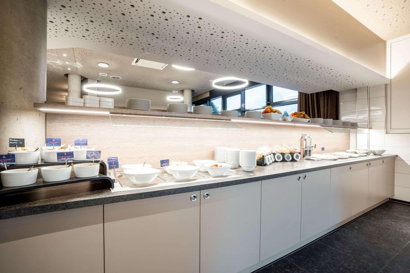 Hey-Lou-Hotel-Monheim-am-Rhein-Restaurant-17