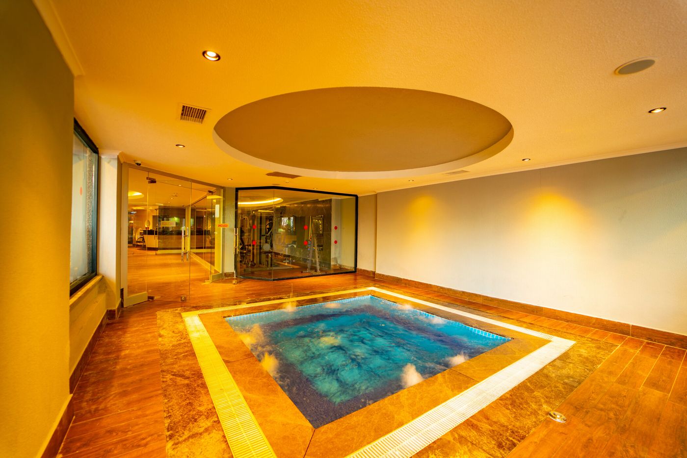 Nox-Inn-Deluxe-Hotel-Sports-and-Entertainment-54