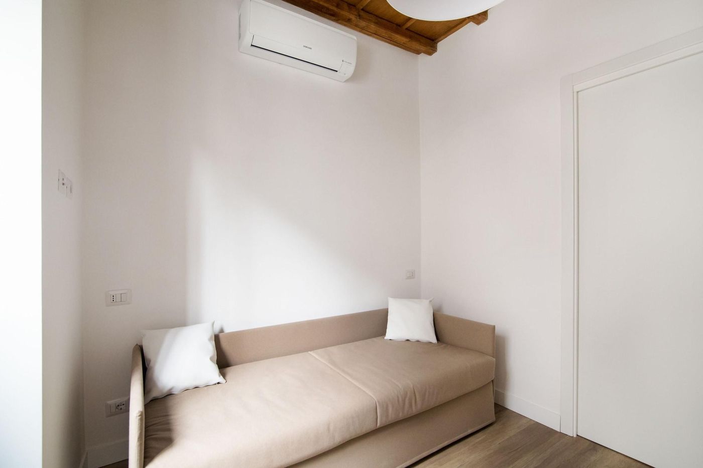 Domenichino-Luxury-Home-Room-39