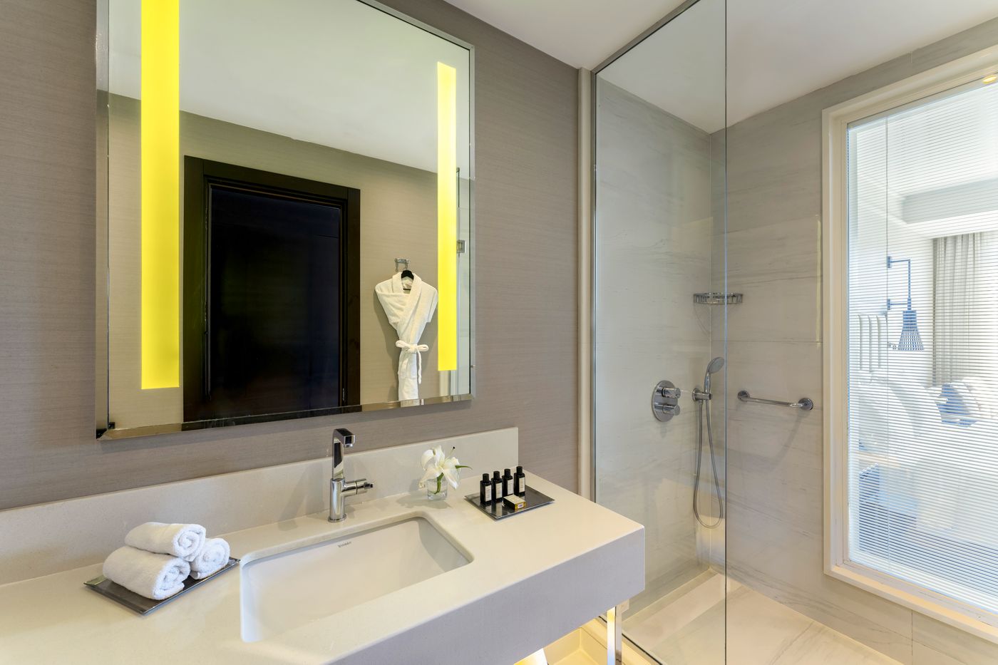 Movenpick-Hotel-Istanbul-Golden-Horn-Room-42