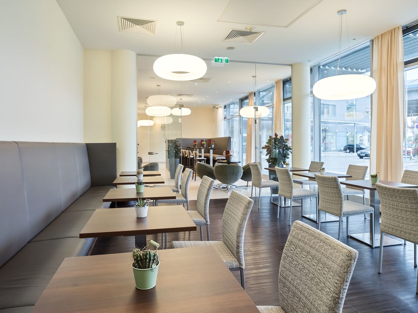 Austria Trend Hotel Doppio - Austria - Vienna - Lobby - 5